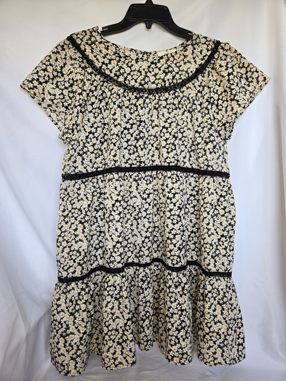 entro Black White Yellow A-Line Round  Neck Floral Tiered Dress
